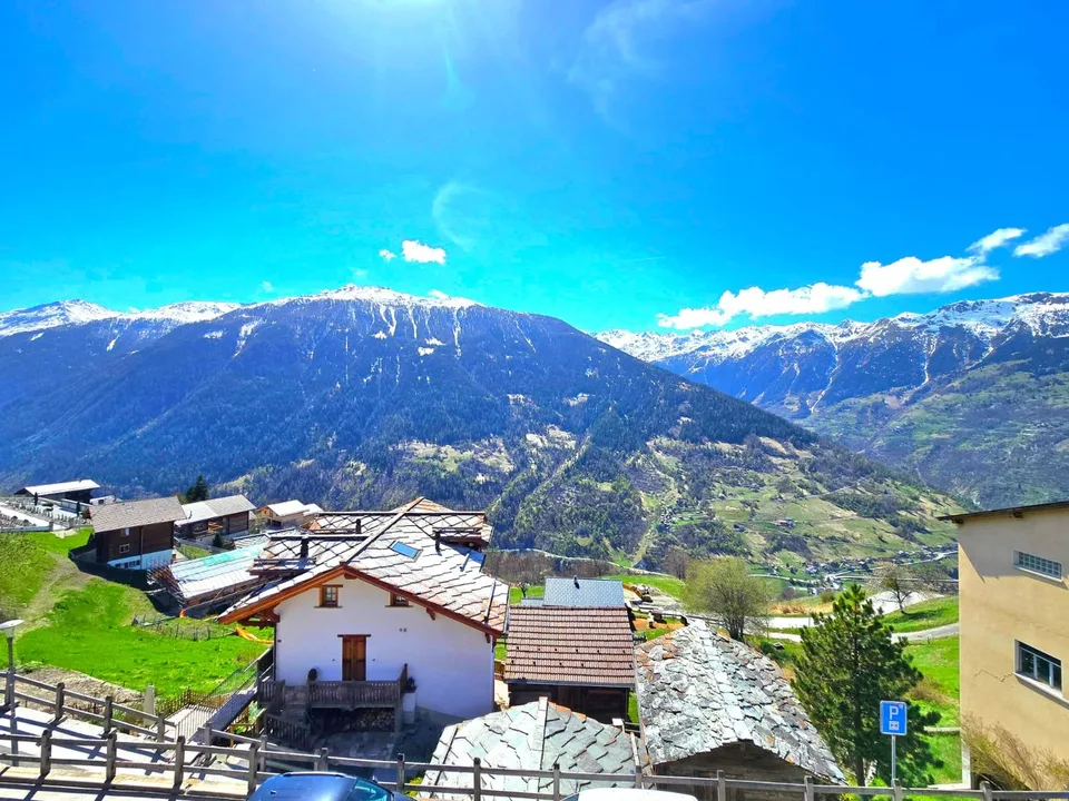 Charmantes Wohnung mit Terrasse, Panoramablick und Garage in St-Martin, Val d'Hérens