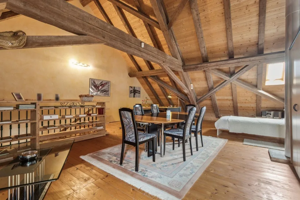 Proprietà con fascino autentico, finiture curate e grande giardino – foto 13 di 13