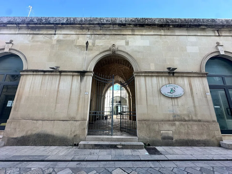 Elegante Villa Indipendente in Vendita a Maglie