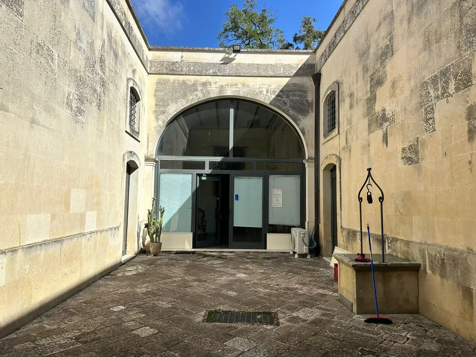 Elegantes eigenständiges Landhaus in Maglie zum Verkauf