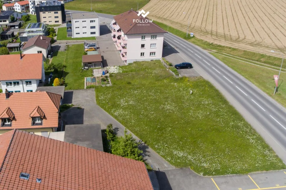 Immeuble locatif avec potentiel de développement et parcelle constructible supplémentaire à Heitenried