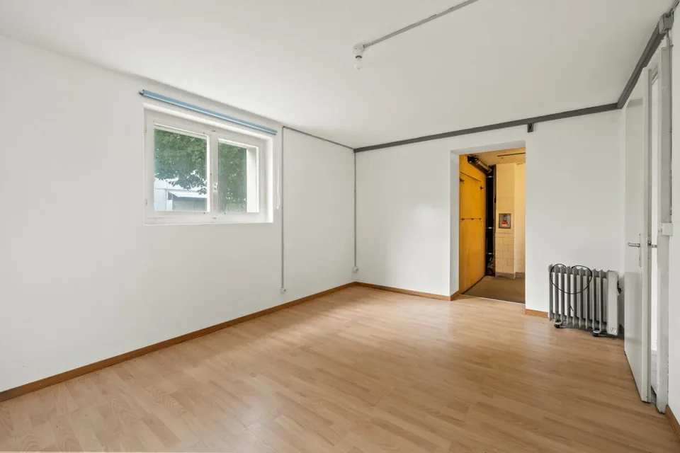 Casa a doppia famiglia in posizione centrale a Liestal.