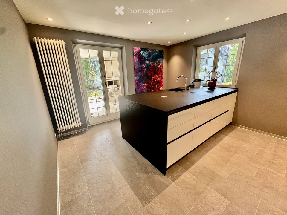 Villa exclusive en style de maison de campagne anglaise avec jardin et piscine