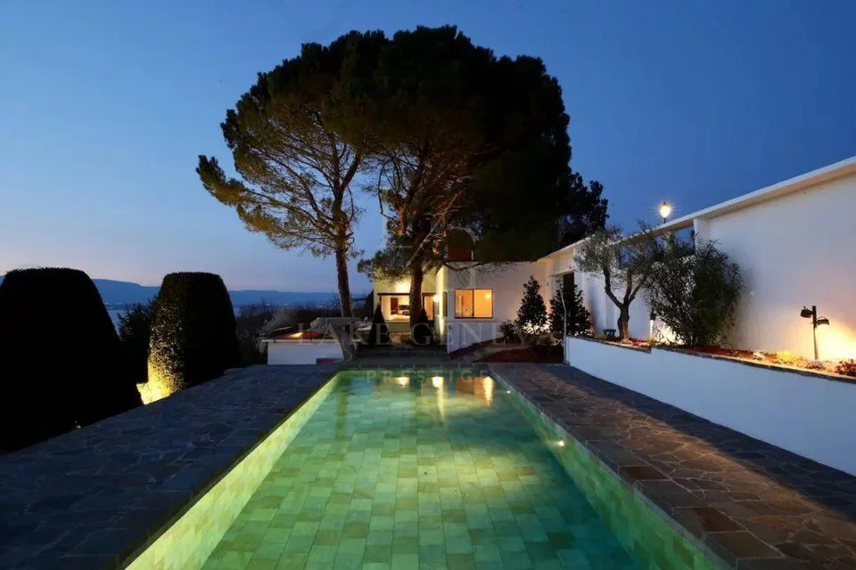 Traumhafte Villa mit atypischem Charme am See