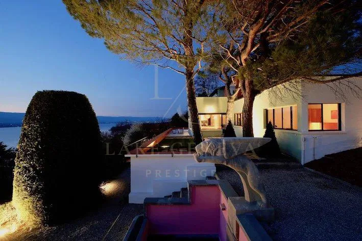 Traumhafte Villa mit atypischem Charme am See