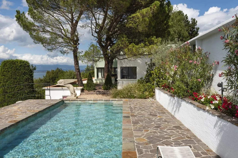 Traumhafte Villa mit atypischem Charme am See