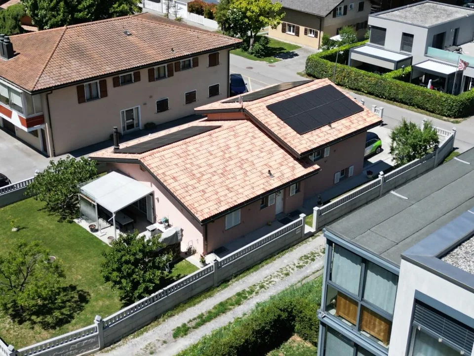 Villa indipendente con 5,5 stanze a Saxon con area esterna di circa 500 m²
