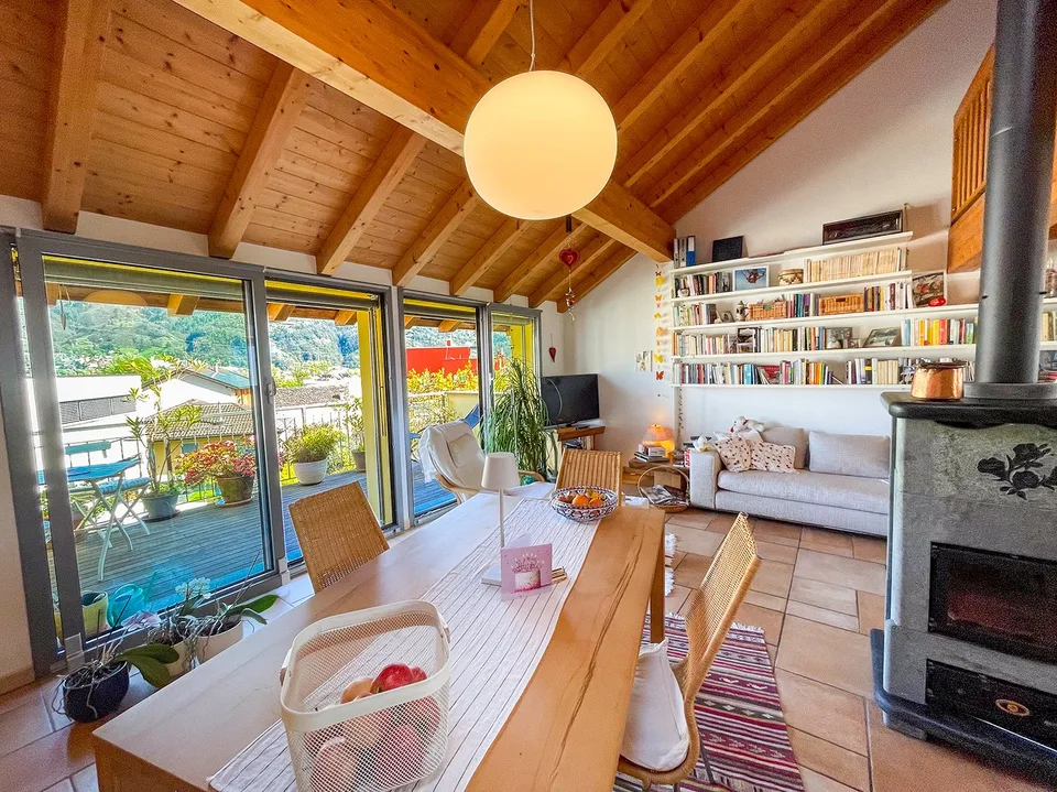 Maison unifamiliale entièrement rénovée, 5,5 pièces avec jardin et parkings