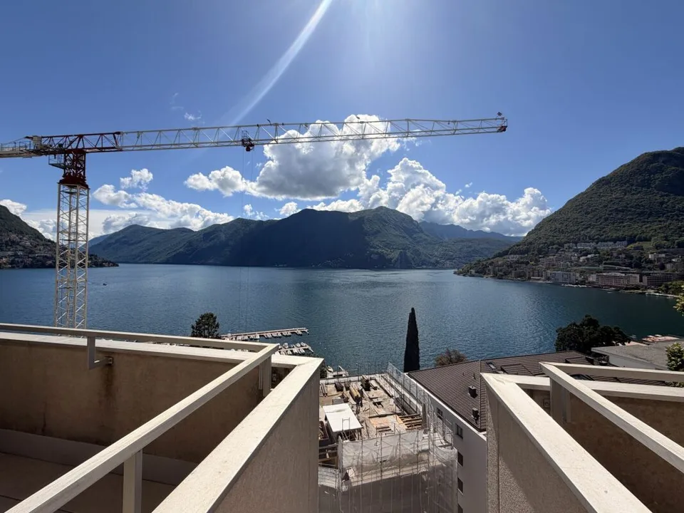 LUGANO - SUPER ATTICO DI RAPPRESENTANZA CON VISTA LAGO - PISCINA CONDOMINIALE NEL RESIDENCE CENTRAL PARK – foto 12 di 15