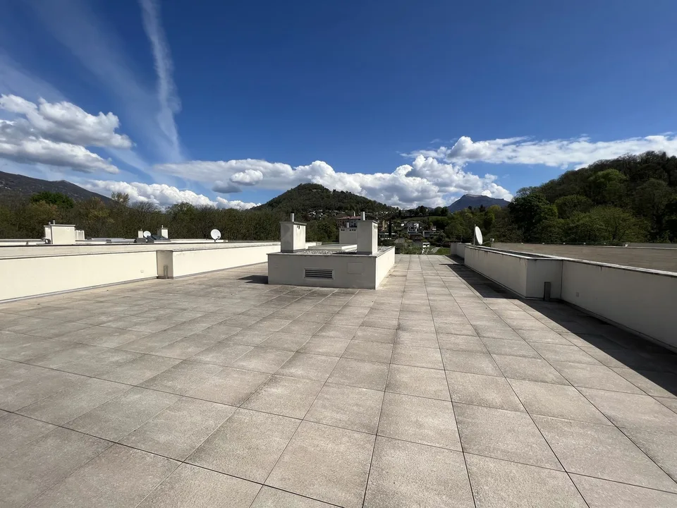 LUGANO-MUZZANO, FRONTE LAGO ATTICO 5.5 LOCALI CON GRANDE TERRAZZA SUL – foto 6 di 22
