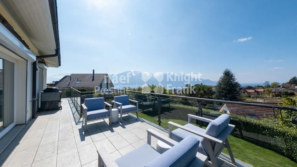 Magnifica villa individuale di 6.5 locali con vista eccezionale sul lago e le montagne in vendita a Blonay