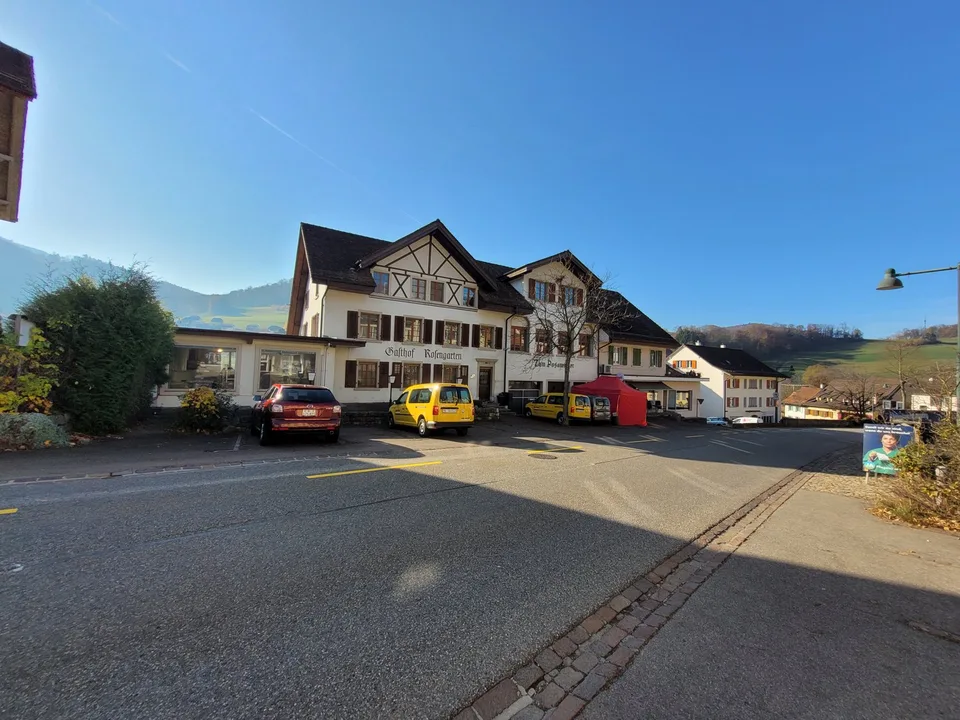 Liegenschaft mit 9 Einheiten / Bewilligung für 6 weitere Wohnungen in beliebter Gemeinde im BL