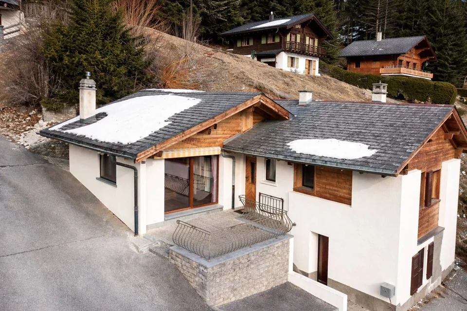 Chalet mitoyen au charme authentique  entièrement rénové