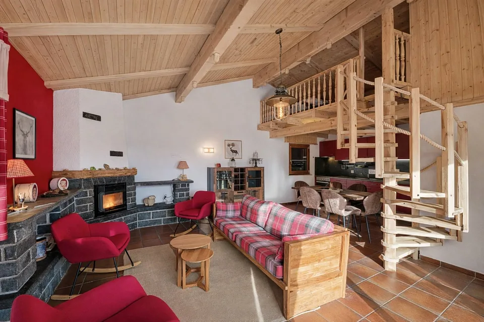 Chalet semidetached con charme autentico, completamente ristrutturato
