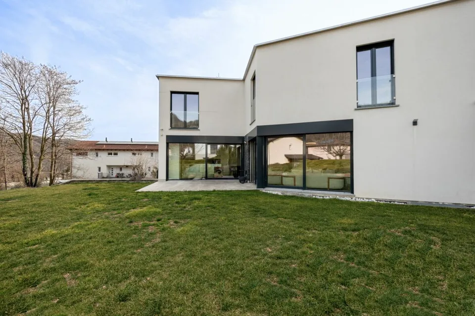 Moderna casa unifamiliare da 6 locali