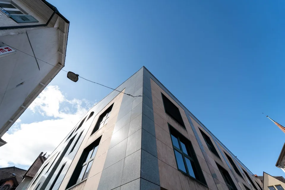Edificio di rendita con alto potenziale di sviluppo nel cuore di Payerne