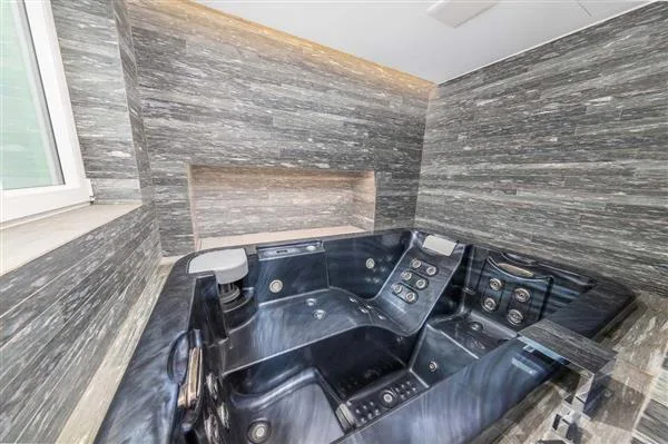 Lugano: Appartement 8.5 pièces – photo 11 sur 13
