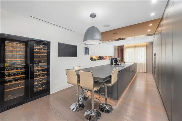 Lugano: 8,5-Zimmer-Wohnung
