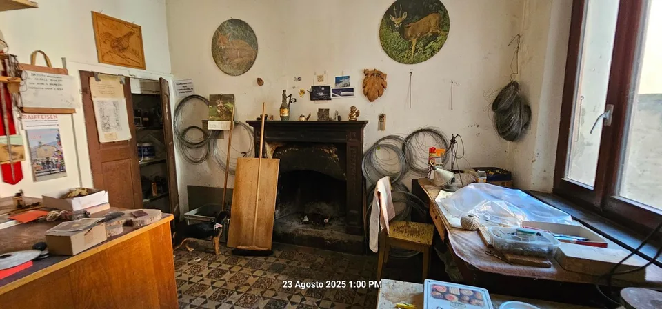Splendido appartamento di 12 Locali con Camino e tanti spazi ad Arogno