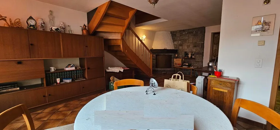 Splendido appartamento di 12 Locali con Camino e tanti spazi ad Arogno