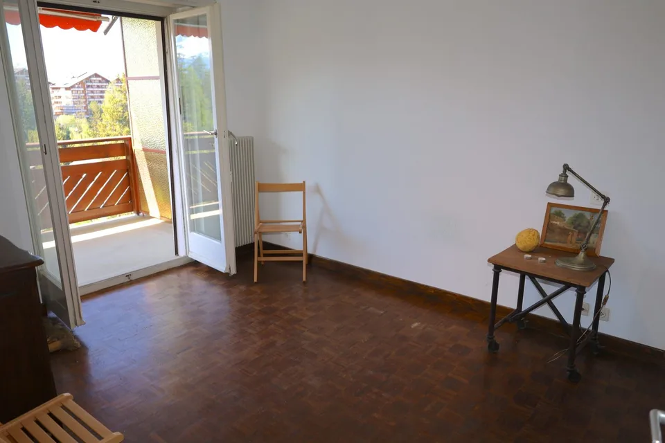Charmant appartement 2,5 pièces avec vue imprenable à Crans
