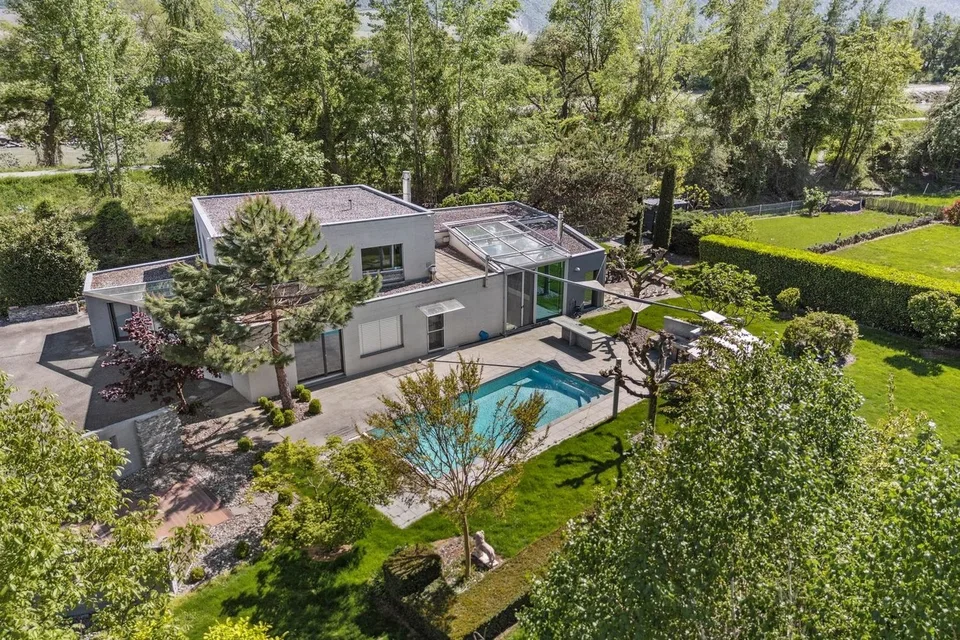 Villa exclusive avec piscine, volumes généreux et cadre idyllique