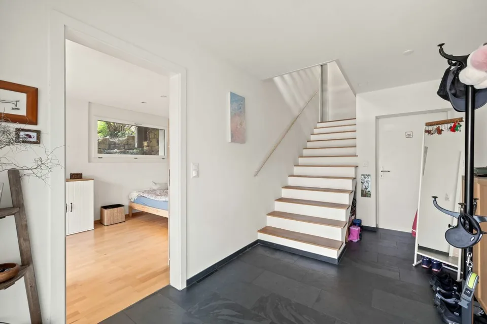Emplacement ensoleillé au sud : Maison individuelle dépendante avec panorama et intimité – photo 3 sur 20