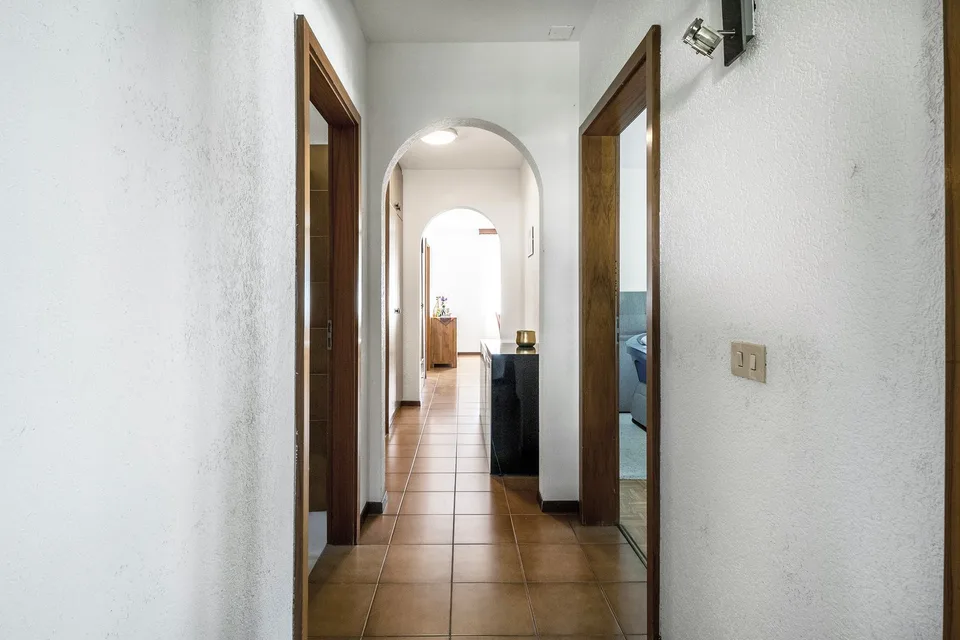 Apartment in a semi-detached house with garden