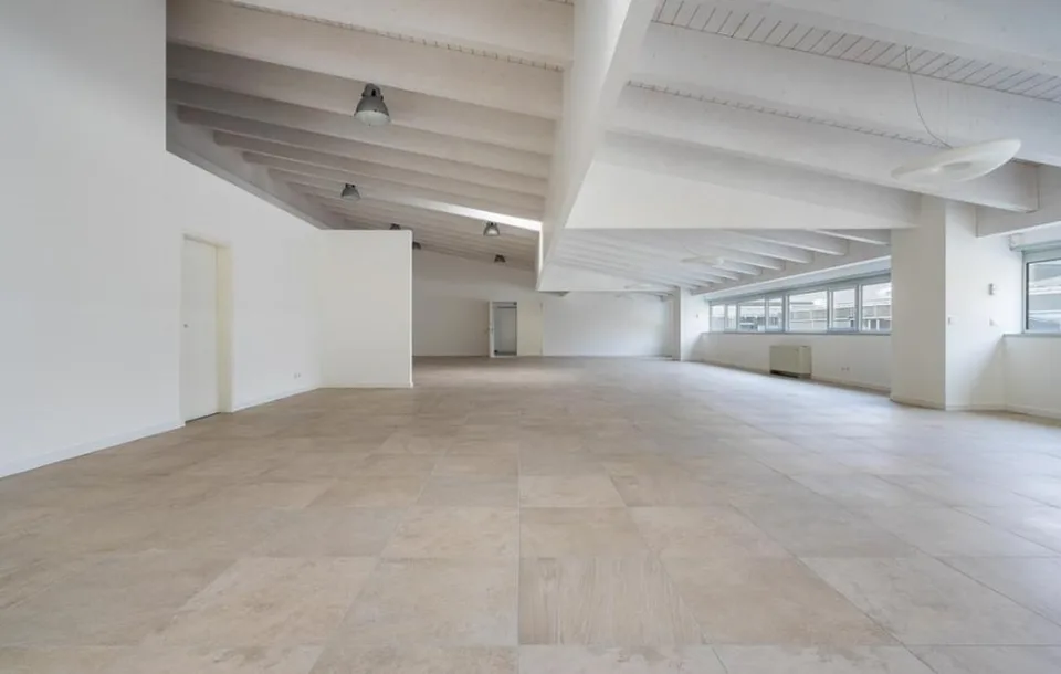 Grand bureau à revenu, avec bon locataire – photo 7 sur 12