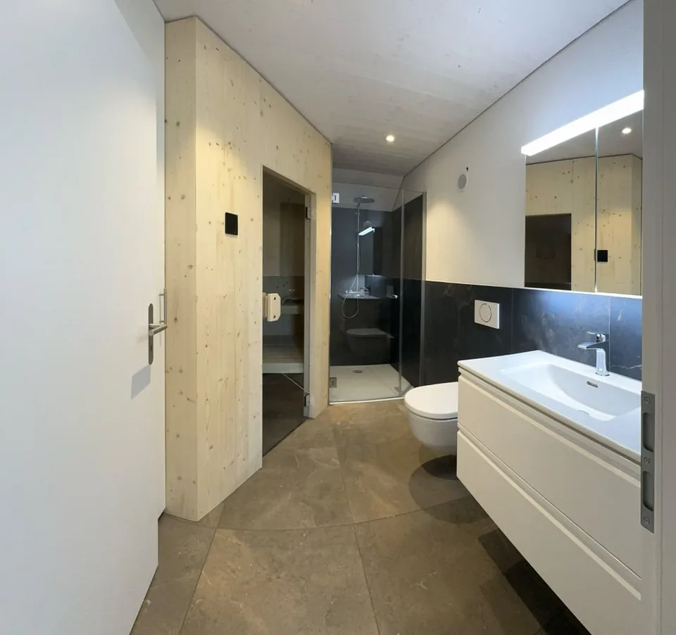 Grosszügige 5½-Zimmer-Galerie-Dachwohnung mit Sauna – MINERGIE-A® – Foto 11 von 17