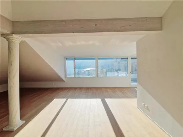 Muralto: 3.5-Zimmer-Dachgeschoss