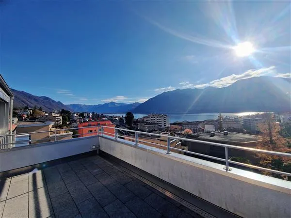 Muralto: 3.5-Zimmer-Dachgeschoss