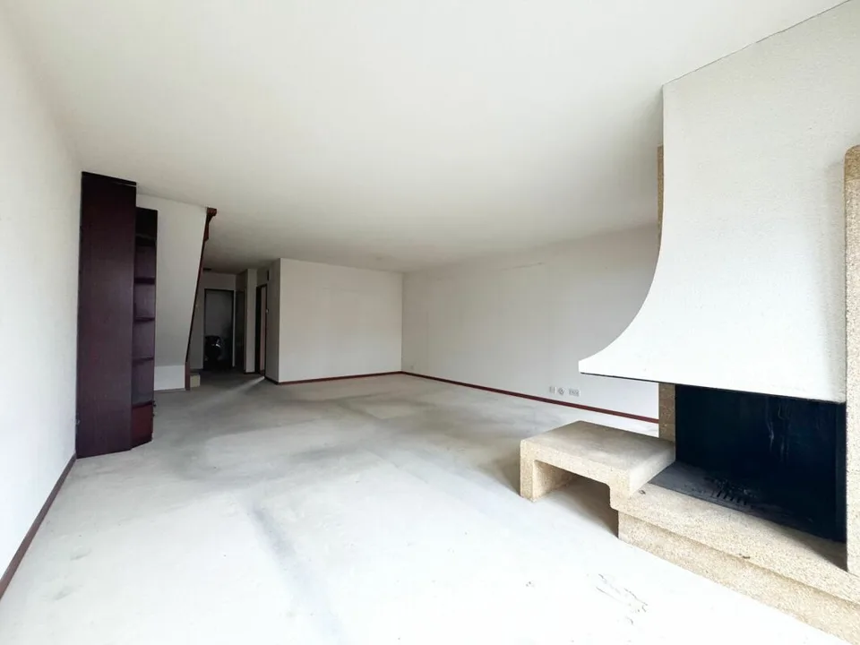 Dreigeschossige Wohnung von 180 m2 zur Renovierung in Nyon