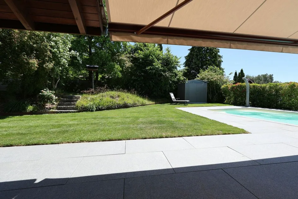 Schönes renoviertes Haus mit 7,5 Zimmern und Außenpool – Foto 7 von 26