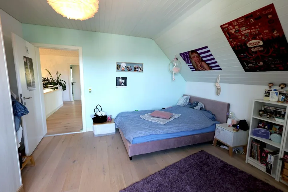 Schönes renoviertes Haus mit 7,5 Zimmern und Außenpool – Foto 22 von 26