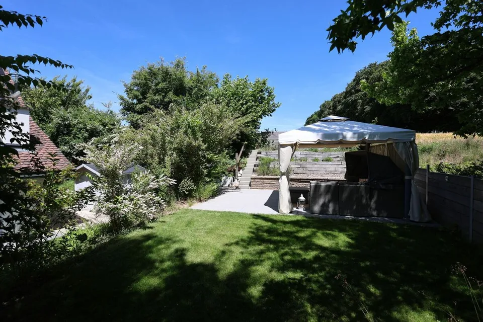 Schönes renoviertes Haus mit 7,5 Zimmern und Außenpool – Foto 8 von 26