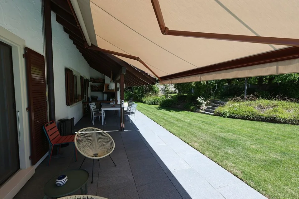 Bellissima casa ristrutturata di 7,5 locali con piscina esterna