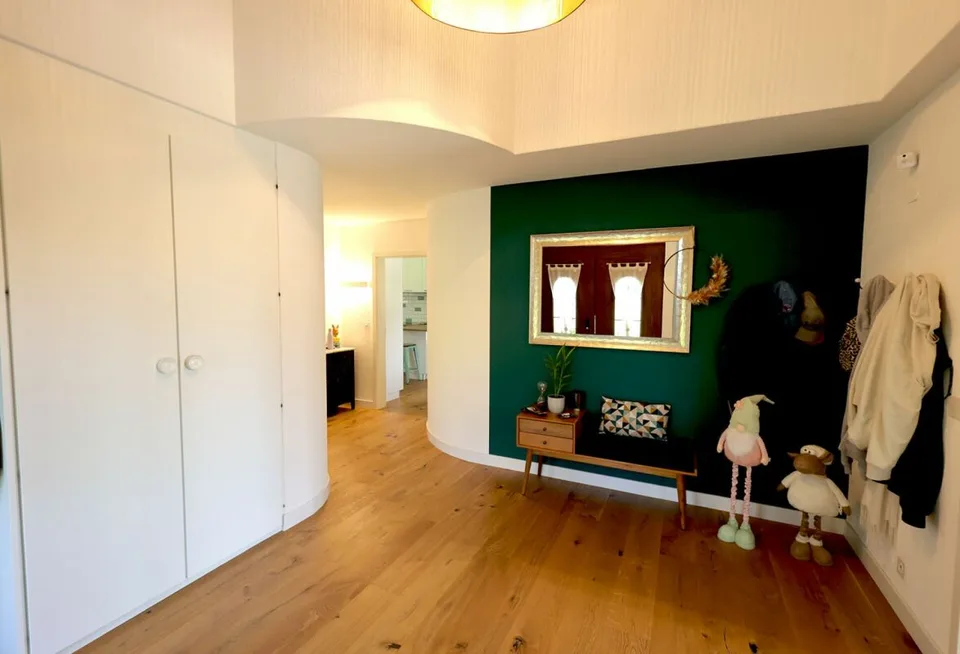 Schönes renoviertes Haus mit 7,5 Zimmern und Außenpool – Foto 12 von 26