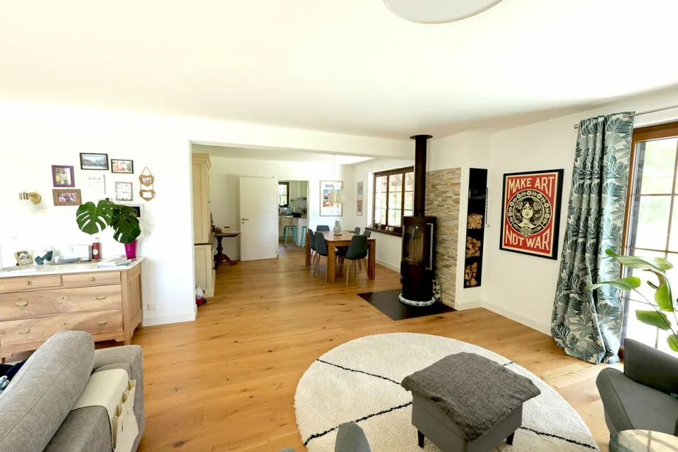 Schönes renoviertes Haus mit 7,5 Zimmern und Außenpool – Foto 15 von 26
