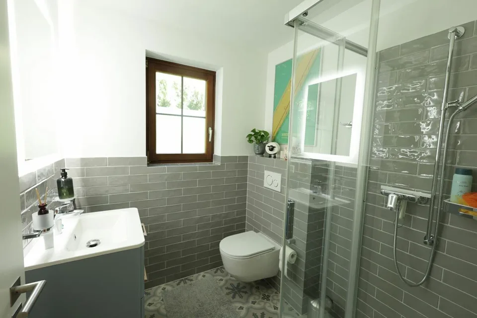 Schönes renoviertes Haus mit 7,5 Zimmern und Außenpool – Foto 25 von 26
