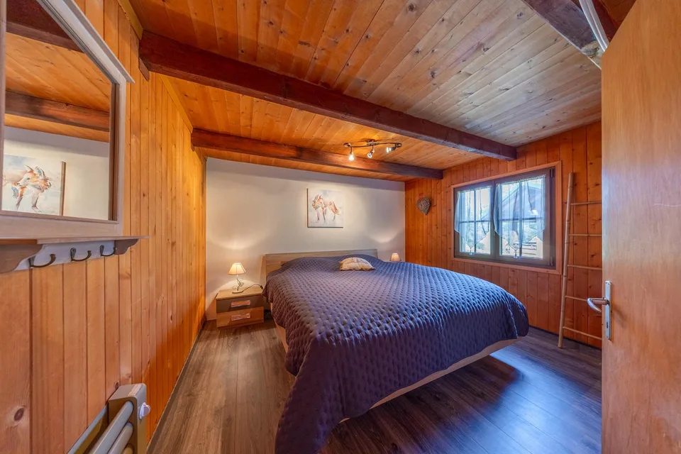 Meraviglioso chalet in legno e pietra con posizione eccezionale – foto 11 di 13