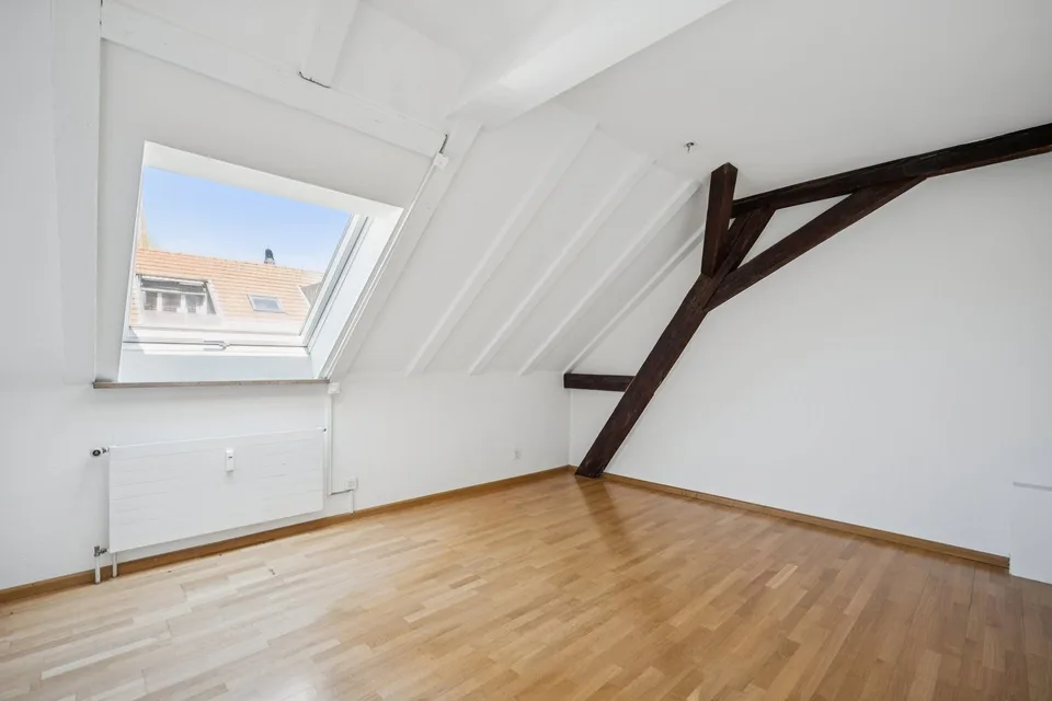 Attraktive Dachwohnung mit Stil und Galerie