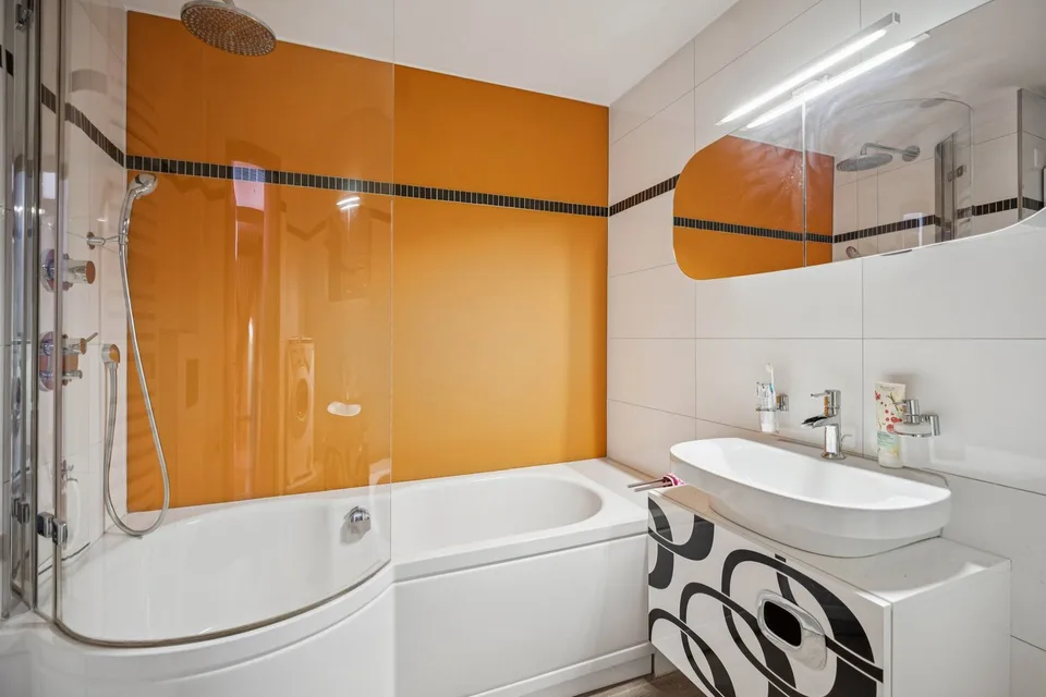 Attraktive Dachwohnung mit Stil und Galerie