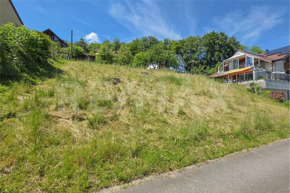 Terreno edificabile in una posizione panoramica esclusiva a Wattenwil