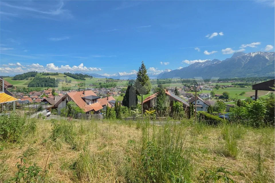 Terreno edificabile in una posizione panoramica esclusiva a Wattenwil