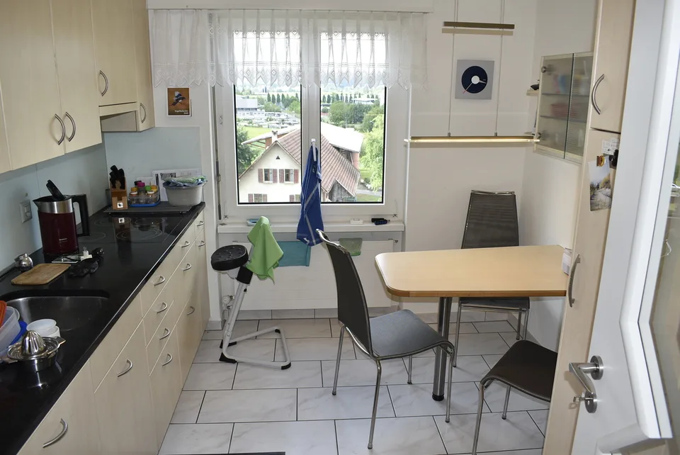 Sehr gepflegte 4½ Zimmerwohnung im obersten Stockwerk