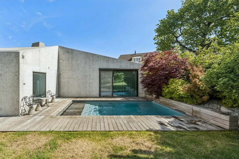 Villa di architetto contemporaneo nel cuore di un ambiente privilegiato