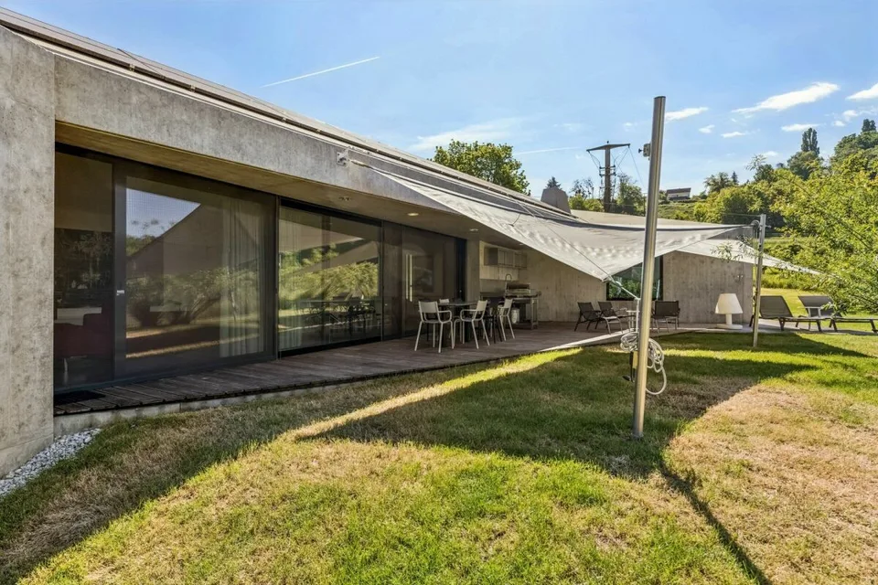 Villa di architetto contemporaneo nel cuore di un ambiente privilegiato