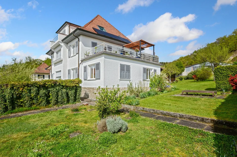 Grande maison familiale de 2 appartements à Boncourt