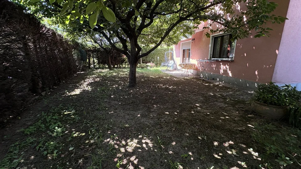 In vendita a Cadenazzo Villetta indipendente con giardino privato